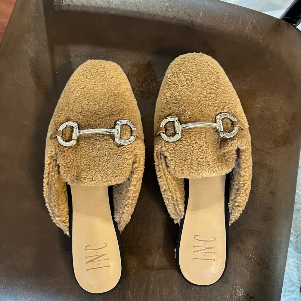 INC International Concepts Faux Fur Mule Loafers Size6 –Tan Sherpa Slip-On Flats